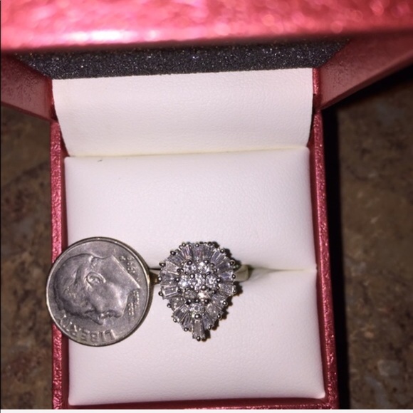 Additional pics Pear/Baguette ring - Picture 4 of 5